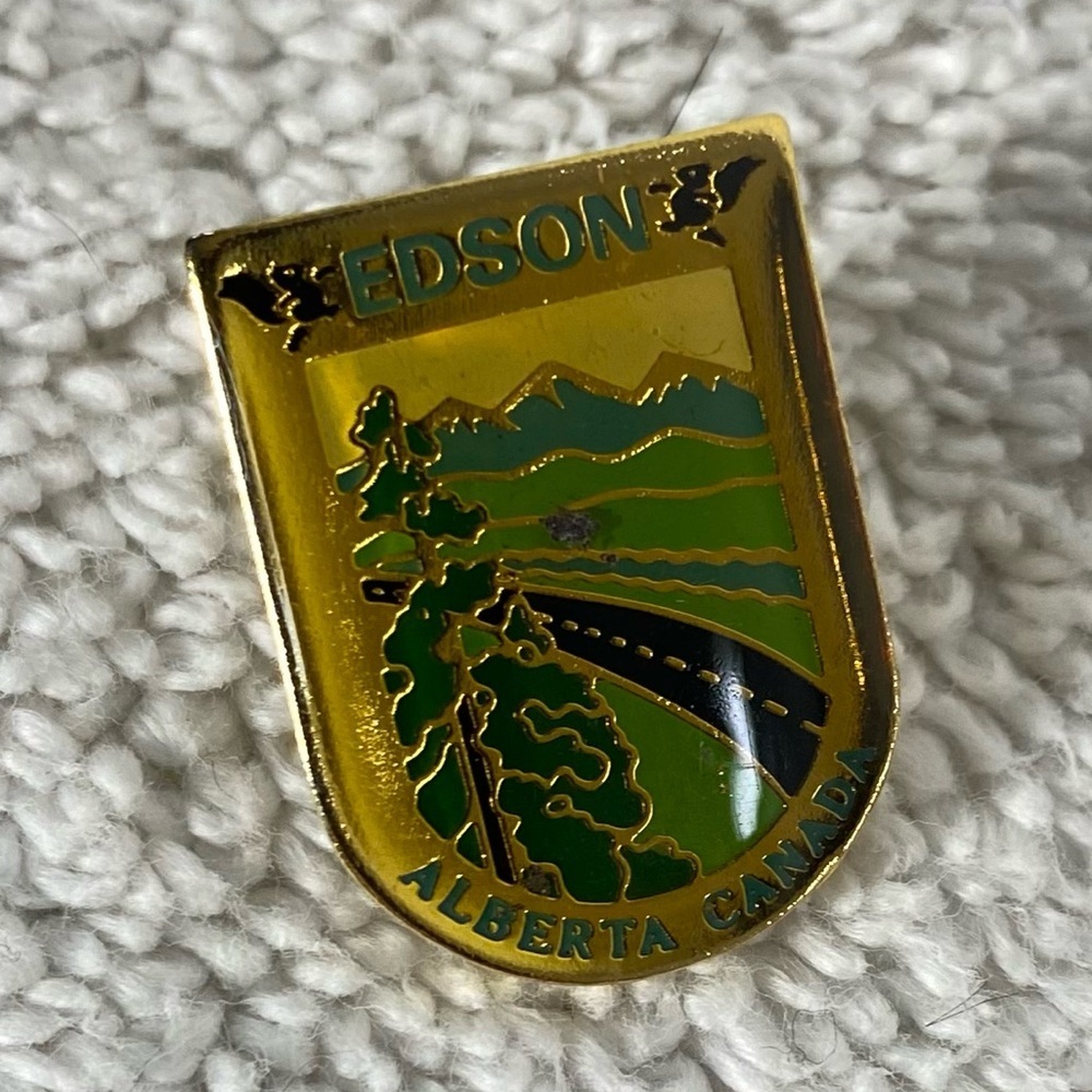 5/$35 Vintage Edson Alberta Canada Souvenir Pin